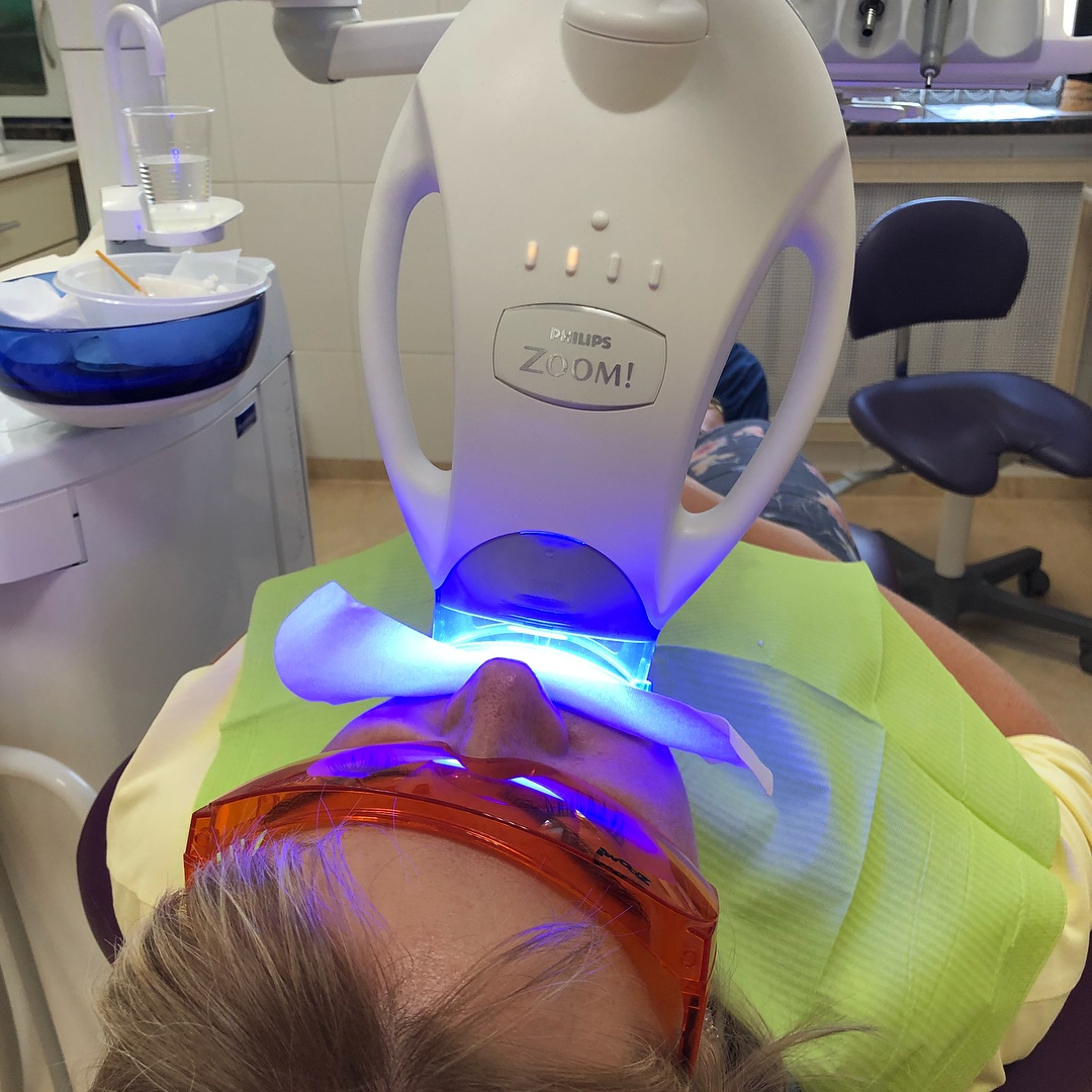 Как делают zoom отбеливание зубов порошок стоматологический для отбеливания зубов